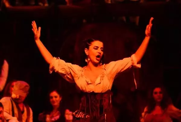 Bizet'in İhtiraslı 'Carmen'i Kapalı Gişe Bizet'in İhtiraslı 'Carmen'i Kapalı Gişe