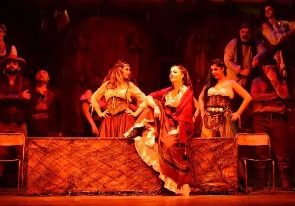 Bizet'in İhtiraslı 'Carmen'i Kapalı Gişe Bizet'in İhtiraslı 'Carmen'i Kapalı Gişe