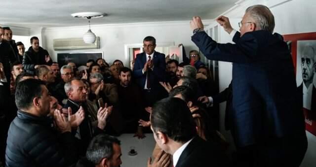 CHP İzmir İl Başkanlığı Karıştı! zabita Müdahale Etti