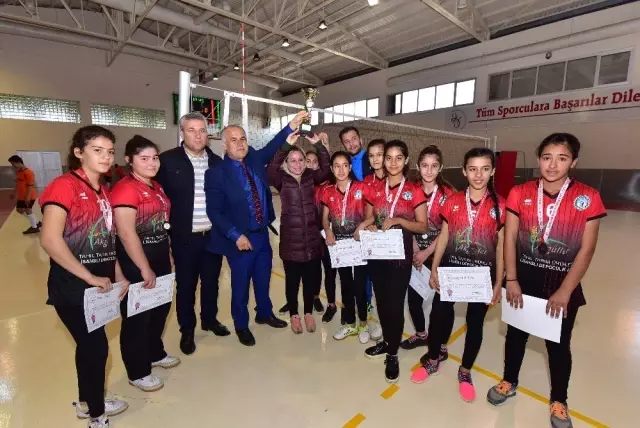 Osmaniye'de Voleybol Birinciliği Sona Erdi