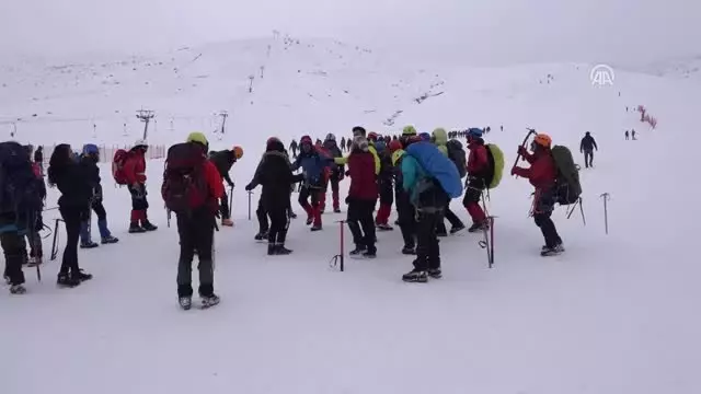 Prof. Dr. Fuat Sezgin Kar Şenliği ile Anıldı Prof. Dr. Fuat Sezgin Kar Şenliği ile Anıldı