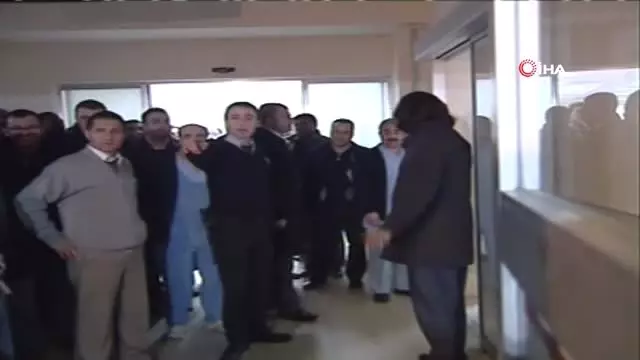 Rasim Ozan Kütahyalı'ya 2 Yıl Hapis Rasim Ozan Kütahyalı'ya 2 Yıl Hapis