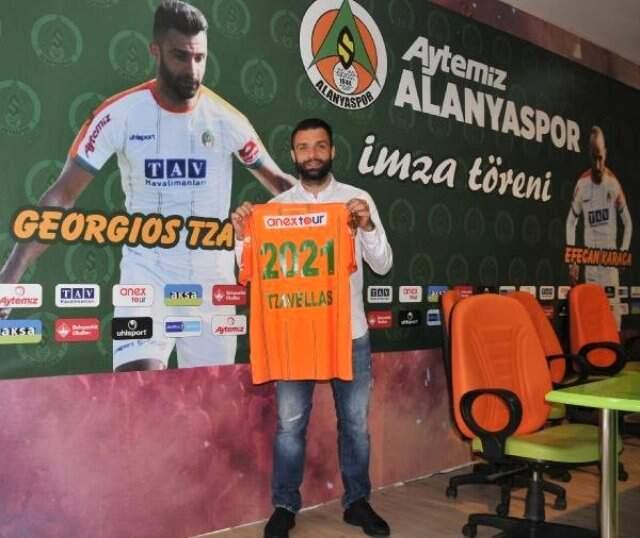 Alanyaspor, Haydar Yılmaz, Efecan Karaca ve Giorgios Tzavellas'ın Sözleşmelerini Uzattı