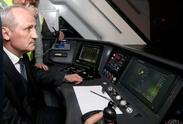 Bakan Turhan'ın Test Sürüşüyle Yüksek Hızlı Tren İlk Defa Avrupa Yakasına Geçti