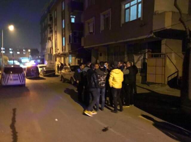 Çanakkale Depremi Sonrası İstanbul'da 5 Katlı Bina Boşaltıldı
