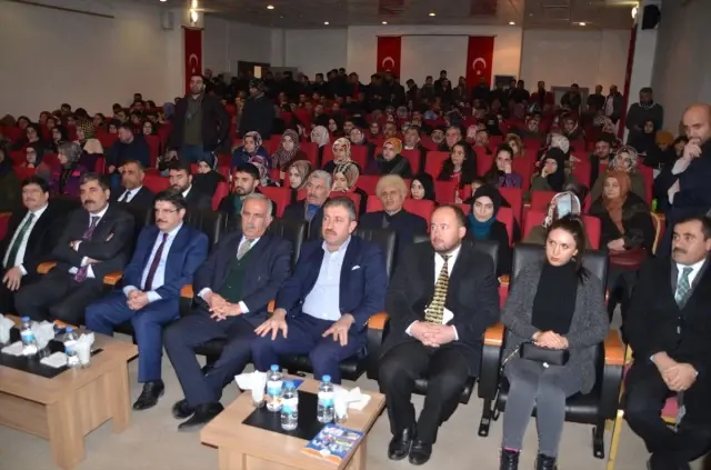 Muş'ta 'Şehir ve Beden Siyaseti' Konferansı Muş'ta 'Şehir ve Beden Siyaseti' Konferansı