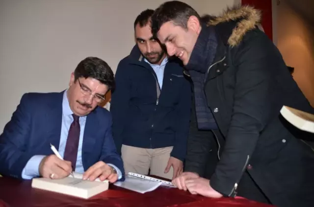 Muş'ta 'Şehir ve Beden Siyaseti' Konferansı Muş'ta 'Şehir ve Beden Siyaseti' Konferansı