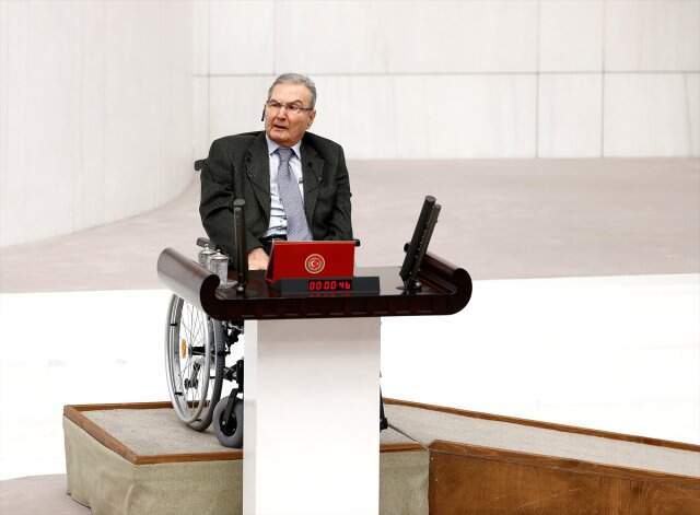 Son Dakika! Deniz Baykal 16 Ay Sonra Döndüğü Meclis'te Yemin Etti, Yemini Metinden Değil Ezbere Okudu