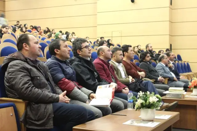 Üniversitede Kütüphane Veri Tabanları Kullanıcı Eğitimi Programları Düzenlendi Üniversitede Kütüphane Veri Tabanları Kullanıcı Eğitimi Programları Düzenlendi