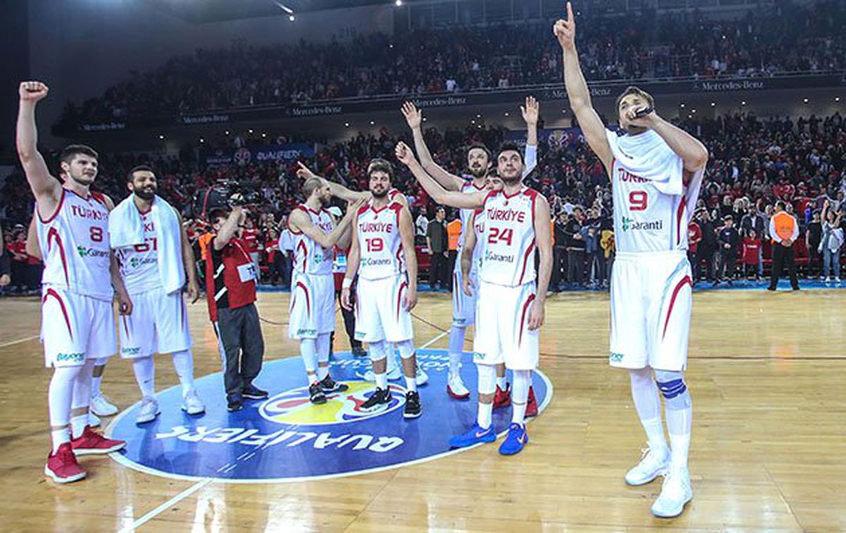 12 Dev Adam, Slovenya'yı Farklı Geçti: 77-58