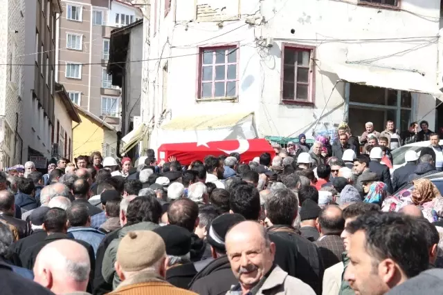 Eski Bakan Fikret Ünlü, Karaman'da Toprağa Verildi Eski Bakan Fikret Ünlü, Karaman'da Toprağa Verildi