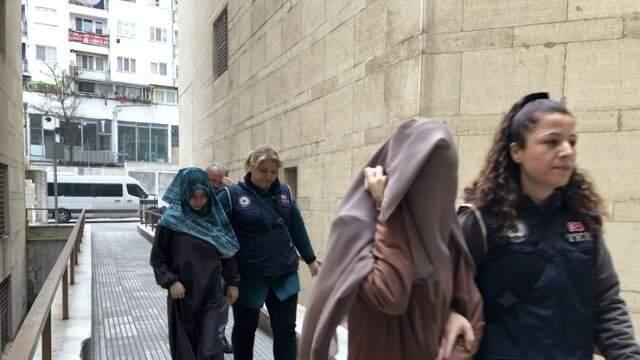 Kırmızı Bültenle Aranan DEAŞ'lı 2 Kadın Terörist Adliyeye Sevk Edilirken Görüntülendi