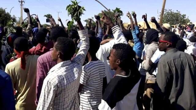 Son Dakika! Sudan'da Hükümet Feshedildi! Ülkede 1 Yıl OHAL İlan Edildi