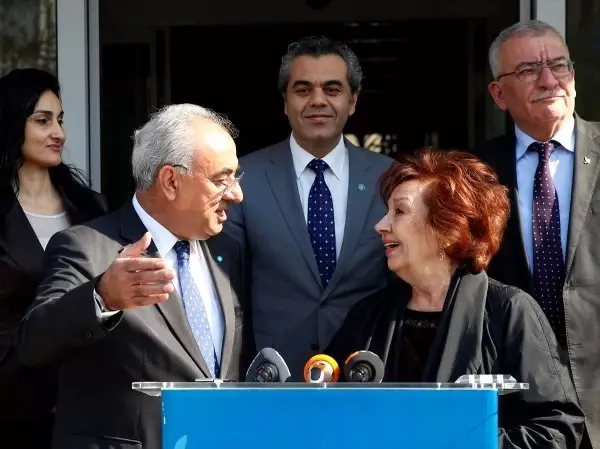 Ünlü Oyuncu Güven Hokna, Belediye Başkan Adayı Oldu Ünlü Oyuncu Güven Hokna, Belediye Başkan Adayı Oldu