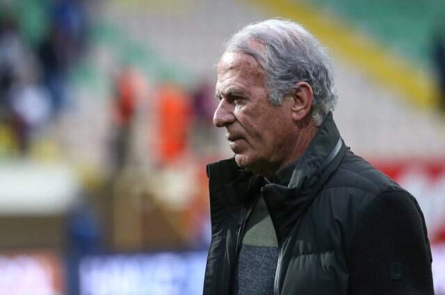6 Haftadır Puana Hasret Olan Kasımpaşa'da Teknik Direktör Mustafa Denizli'den İstifa Sinyali