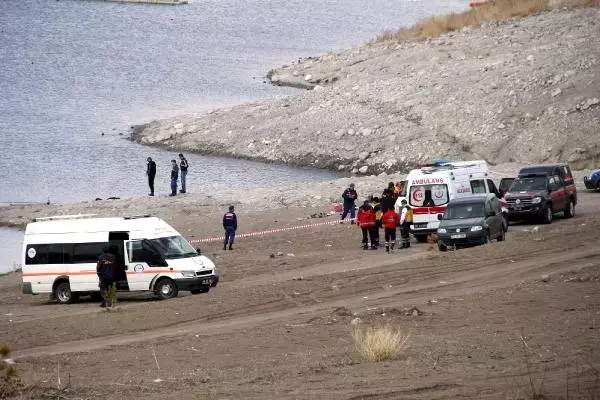 Kayseri'de Yamula Barajı Kenarına Kamp Kuran 20 Yaşındaki Genç Boğularak Can Verdi Kayseri'de Yamula Barajı Kenarına Kamp Kuran 20 Yaşındaki Genç Boğularak Can Verdi