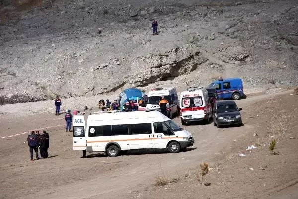 Kayseri'de Yamula Barajı Kenarına Kamp Kuran 20 Yaşındaki Genç Boğularak Can Verdi Kayseri'de Yamula Barajı Kenarına Kamp Kuran 20 Yaşındaki Genç Boğularak Can Verdi