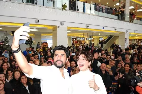 Bergüzar Korel: Filmimiz Sadece Sinema Salonlarında Oynayacak Bergüzar Korel: Filmimiz Sadece Sinema Salonlarında Oynayacak