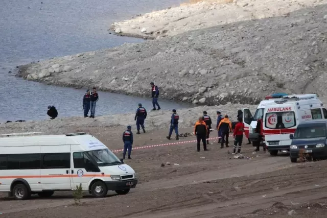Botu Kurtarmak İsterken Kendisi Boğuldu Botu Kurtarmak İsterken Kendisi Boğuldu
