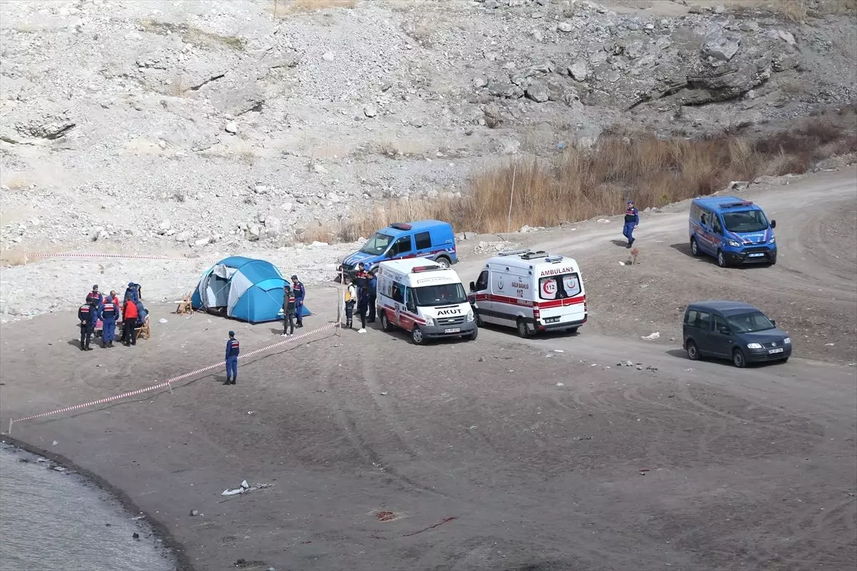 Kayseri'de Baraj Gölüne Giren Genç Boğuldu