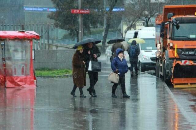 Son Dakika! İstanbul'da Beklenen Kar Yağışı Başladı