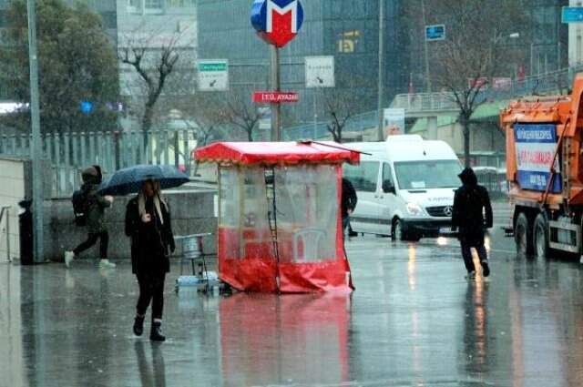 Son Dakika! İstanbul'da Beklenen Kar Yağışı Başladı