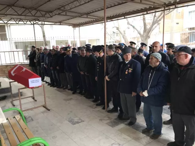 Akhisarlı Gazi Ahmet Akgül Son Yolculuğuna Uğurlandı Akhisarlı Gazi Ahmet Akgül Son Yolculuğuna Uğurlandı