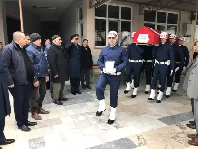 Akhisarlı Gazi Ahmet Akgül Son Yolculuğuna Uğurlandı Akhisarlı Gazi Ahmet Akgül Son Yolculuğuna Uğurlandı
