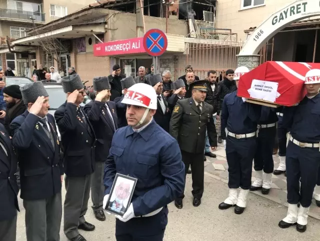Akhisarlı Gazi Ahmet Akgül Son Yolculuğuna Uğurlandı Akhisarlı Gazi Ahmet Akgül Son Yolculuğuna Uğurlandı