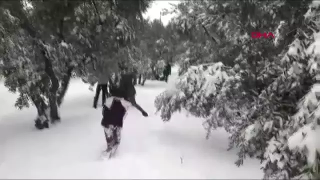 Balıkesir Marmara Adası'nda Kar Yağışı Etkili Oldu Balıkesir Marmara Adası'nda Kar Yağışı Etkili Oldu