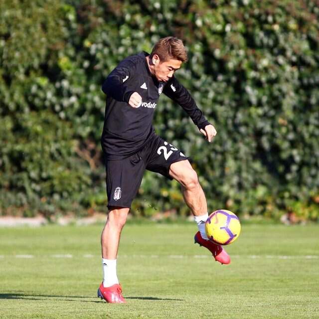 Beşiktaş, Fenerbahçe'yi de Yenip Zirve Takibini Sürdürmek İstiyor