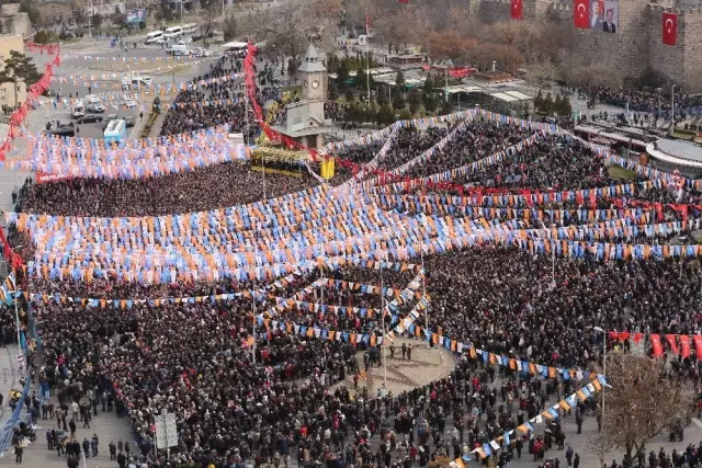 Cumhurbaşkanı Erdoğan, Özhaseki İçin Kayseri'den Oy İstedi Cumhurbaşkanı Erdoğan, Özhaseki İçin Kayseri'den Oy İstedi
