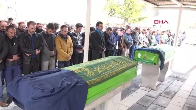 Kayseri Akıntıya Kapılarak Boğulan Gencin Cenaze Namazını Ağabeyi Kıldırdı Kayseri Akıntıya Kapılarak Boğulan Gencin Cenaze Namazını Ağabeyi Kıldırdı