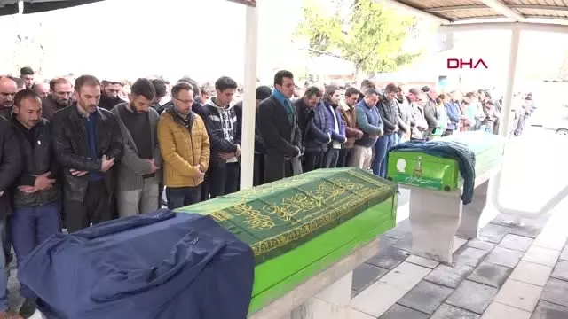Kayseri Akıntıya Kapılarak Boğulan Gencin Cenaze Namazını Ağabeyi Kıldırdı Kayseri Akıntıya Kapılarak Boğulan Gencin Cenaze Namazını Ağabeyi Kıldırdı