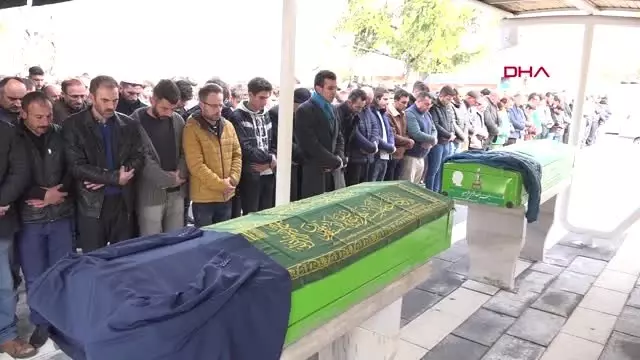 Kayseri Akıntıya Kapılarak Boğulan Gencin Cenaze Namazını Ağabeyi Kıldırdı Kayseri Akıntıya Kapılarak Boğulan Gencin Cenaze Namazını Ağabeyi Kıldırdı