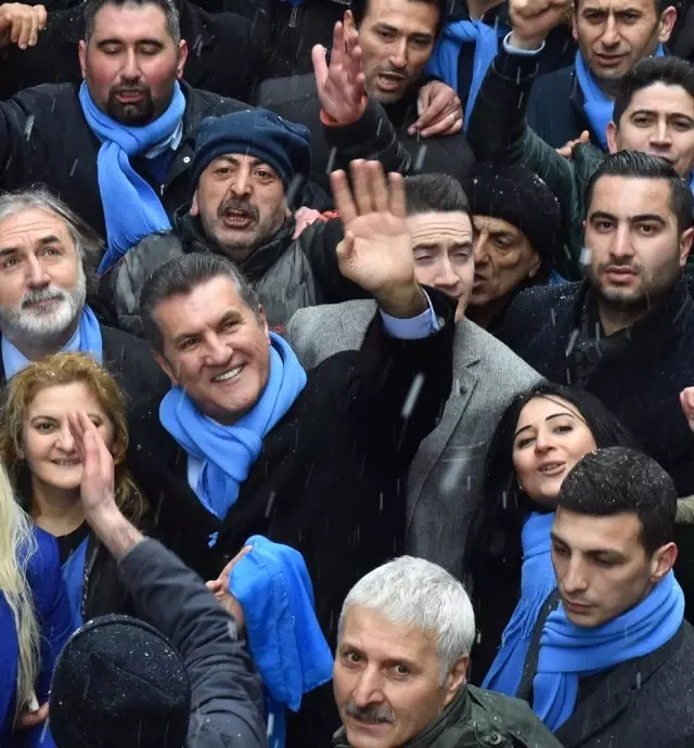 Mustafa Sarıgül'den Şişli'ye 'Akıllı Otopark' Sözü Mustafa Sarıgül'den Şişli'ye 'Akıllı Otopark' Sözü