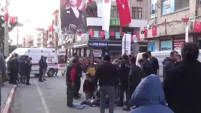 Otomobil ile Çarpışan Kamyonet Seçim İrtibat Bürosuna Girdi: 6 Yaralı
