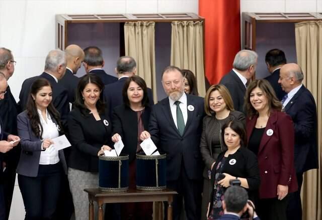 Son Dakika! Meclis'in Yeni Başkanı Mustafa Şentop Oldu