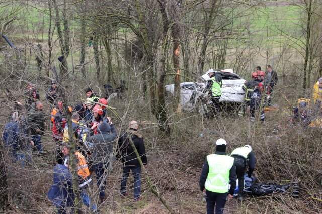 Tem Otoyolunda Feci Kaza: 2 Ölü, 1 Bebek Yaralı