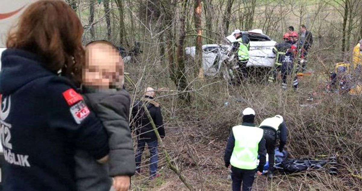 Korkunç Kazada, Anne-Baba Can Verirken Mucize Bebek Yaralı Olarak Kurtuldu