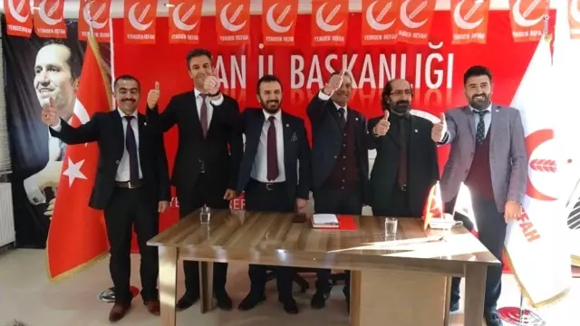Yeniden Refah Partisi Van'da İlçe Temayüllerini Gerçekleştirdi Yeniden Refah Partisi Van'da İlçe Temayüllerini Gerçekleştirdi