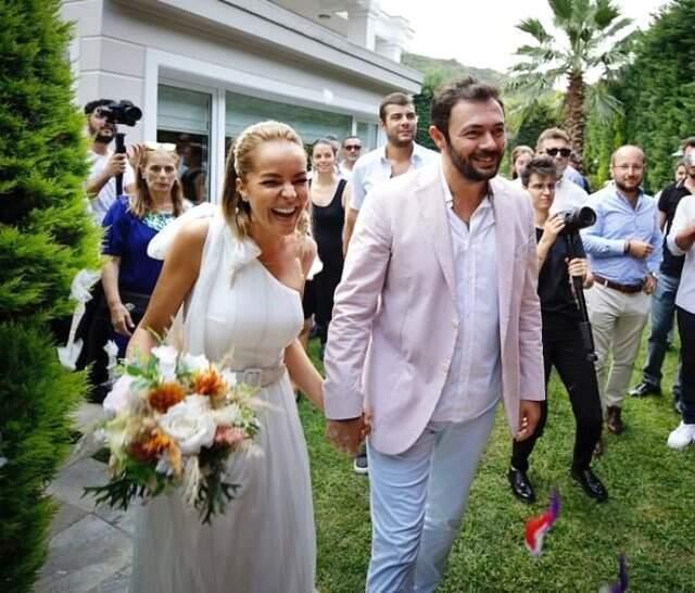 4 Aylık Hamile Olan Bengü, Bebeği İçin 40 Bin Lira Masraf Yaptı