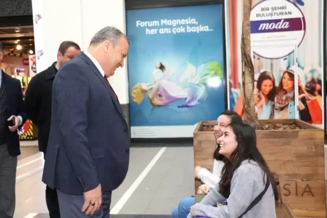 Başkan Çerçi Forum Magnesia'daydı Başkan Çerçi Forum Magnesia'daydı