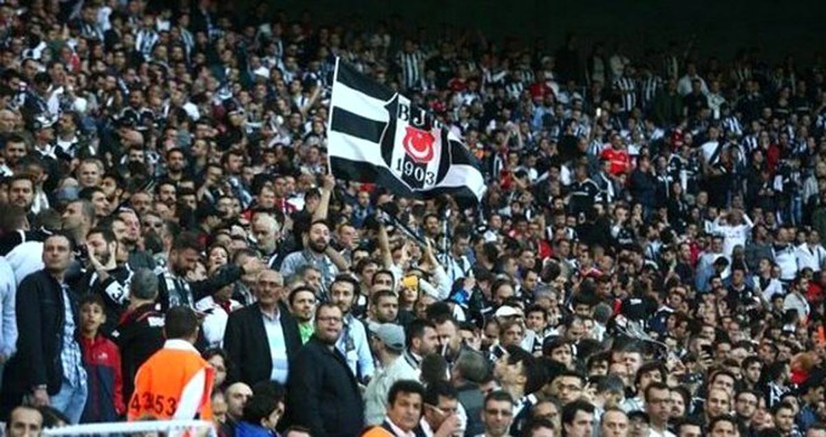 Beşiktaşlı Taraftarlar, 'Fenerbahçe Kümeye' Tezahüratında Bulundu