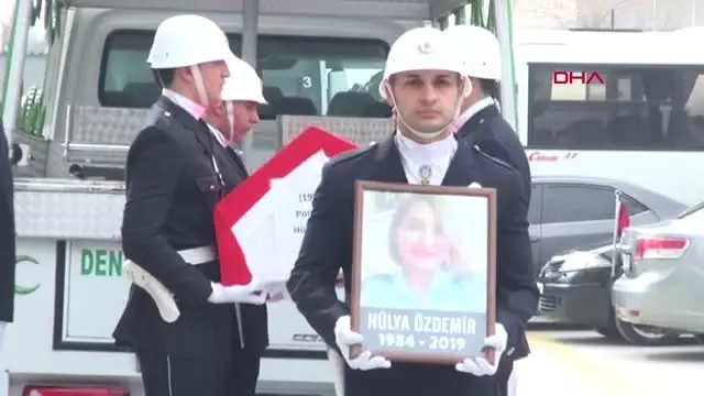 Denizli Kolon Kanserinden Ölen Polis Eşe Son Dokunuş Denizli Kolon Kanserinden Ölen Polis Eşe Son Dokunuş