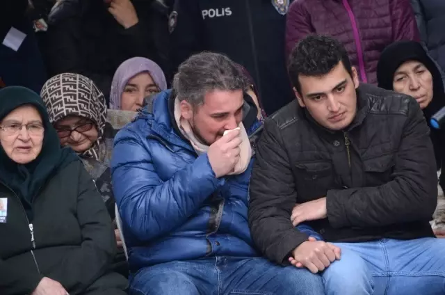 Kansere Yenik Düşen Polis Memuru Hülya Özdemir Son Yolculuğuna Uğurlandı Kansere Yenik Düşen Polis Memuru Hülya Özdemir Son Yolculuğuna Uğurlandı
