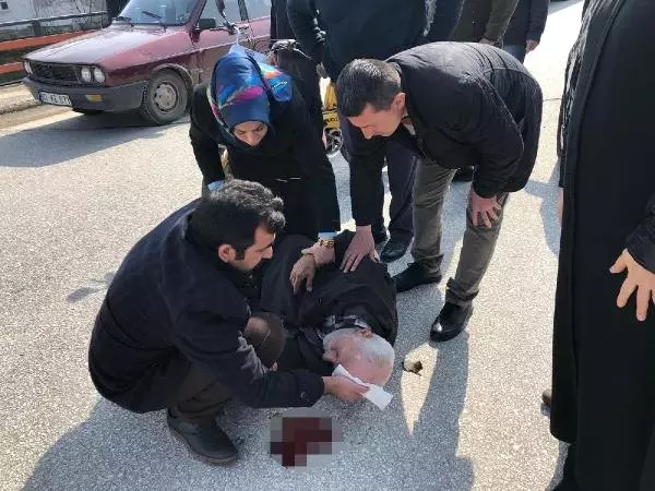 Otomobilin Çarptığı Motosikletin Sürücüsü Yaralandı