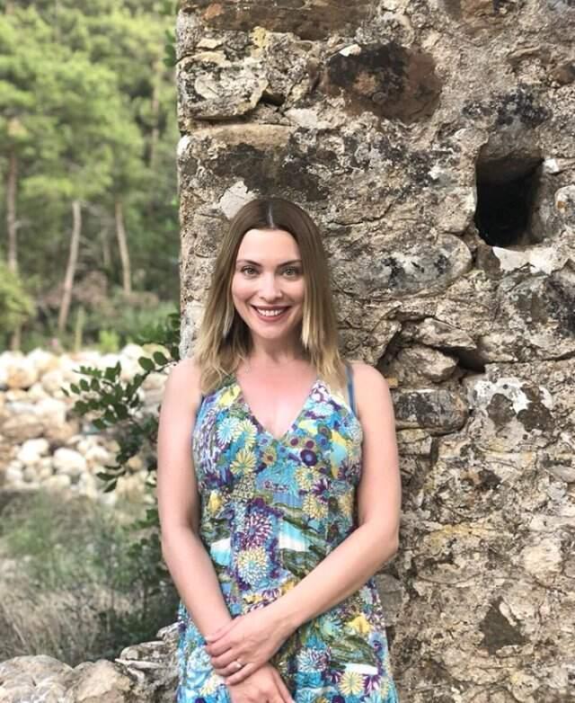 Oyuncu Arzu Yanardağ, Yeni Aşkıyla Sarmaş Dolaş Poz Verdi