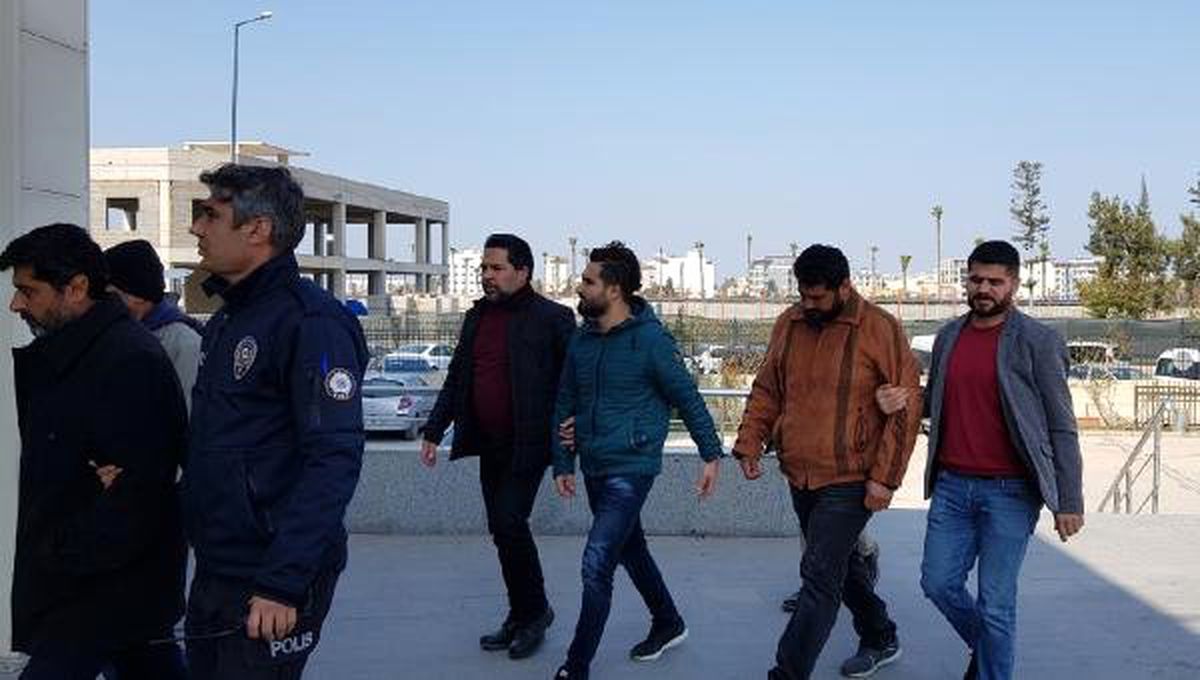 Sevgilisiyle Birlikteyken Akrabalarına Yakalanan 3 Çocuk Annesi Kadın, Vurularak Öldürüldü