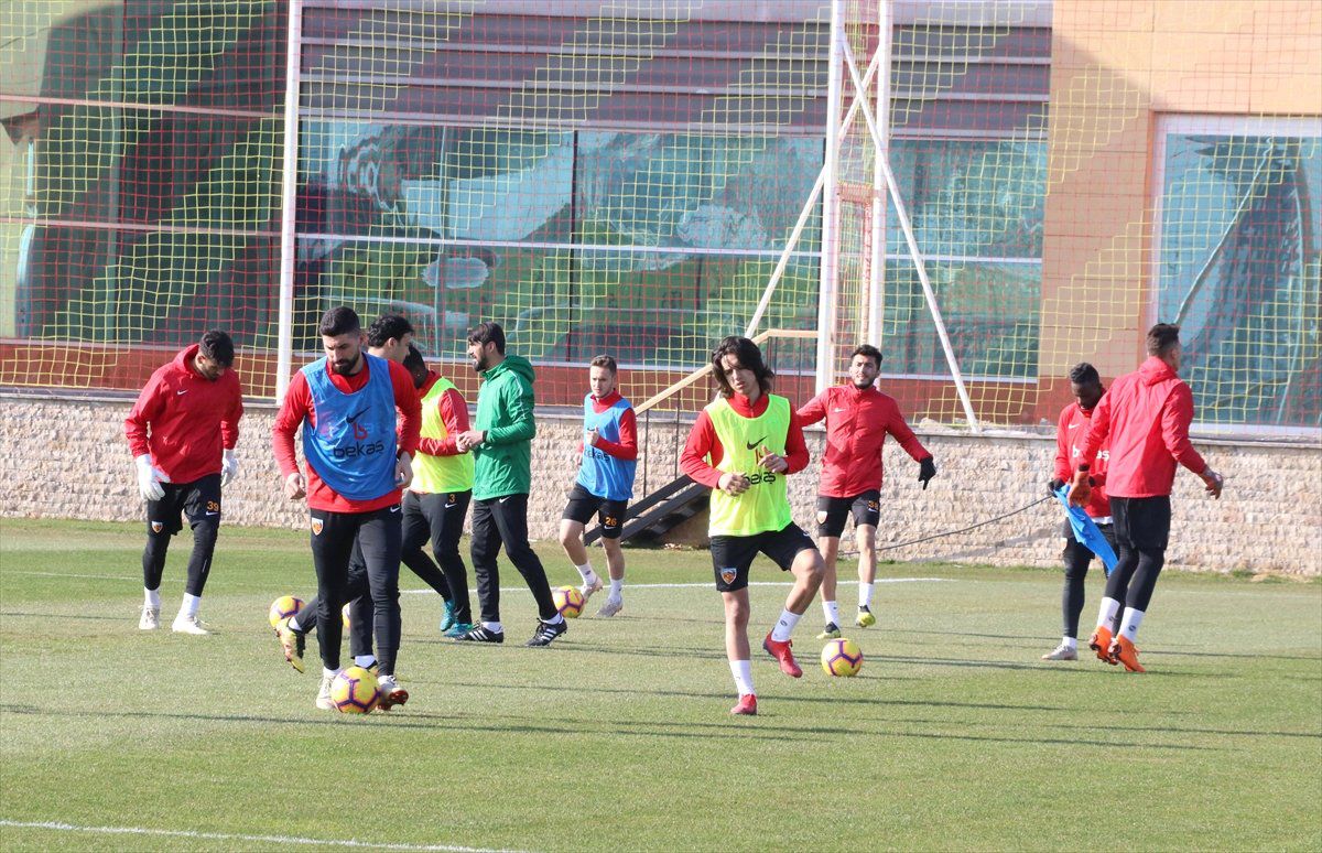 Kayserispor Teknik Direktörü Hikmet Karaman: Şimdi Sıra Beşiktaş'ta